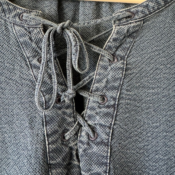 Old Navy Textured Chambray Lace Front Top - Picture 6 of 9